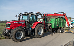 Traktor MF 240PS mit Teleskoplader 3.5to mit Schaufel & Holzgreifer